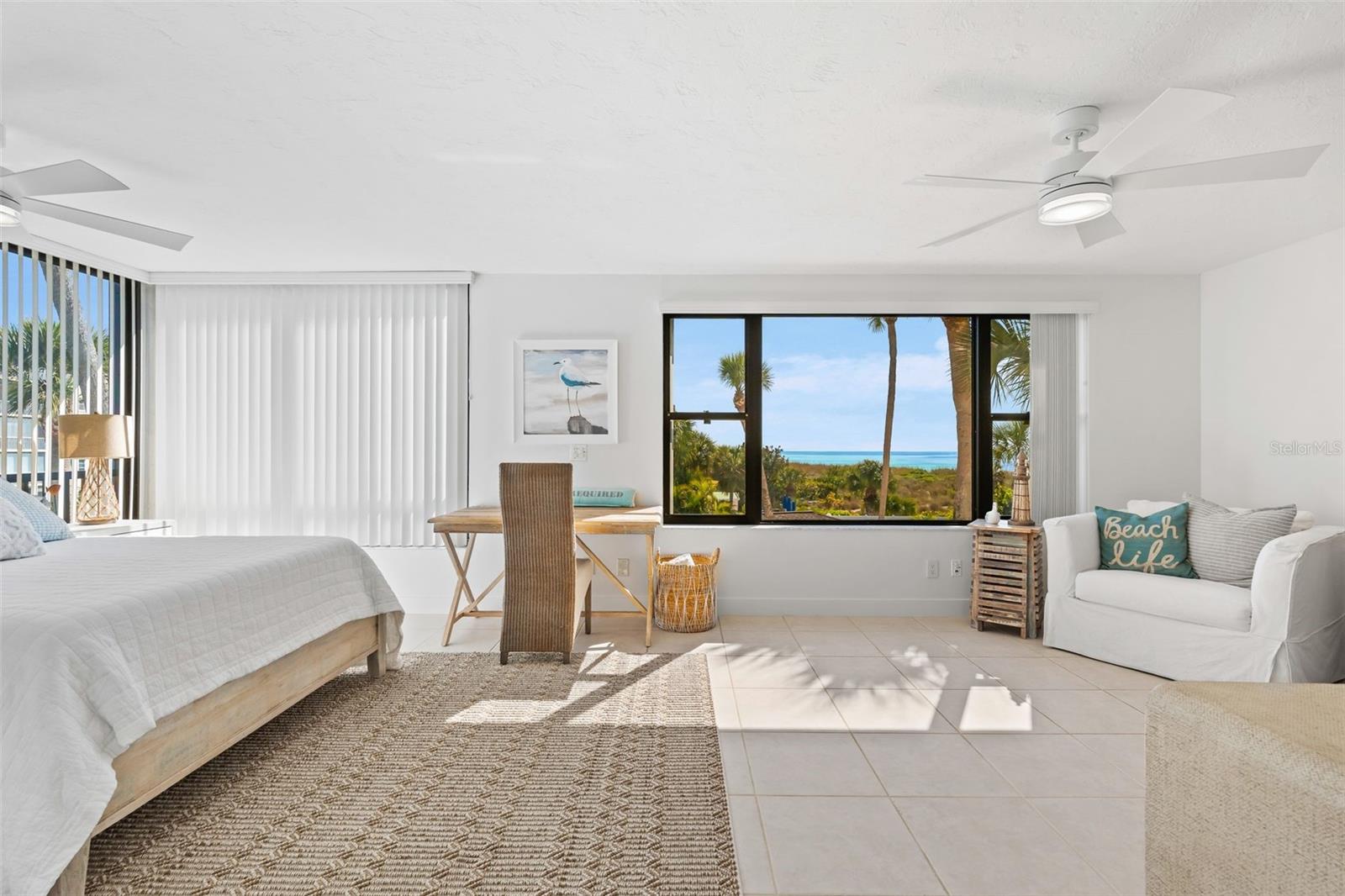 Image 24 of 46 For 8600 Midnight Pass Road 301