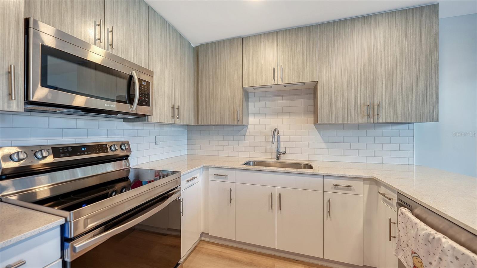 Image 12 of 60 For 1709 Tamiami Trail 223