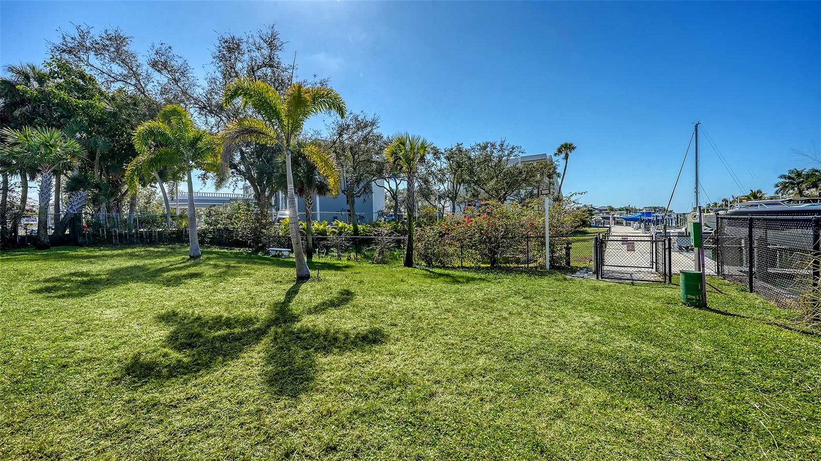 Image 26 of 60 For 1709 Tamiami Trail 223