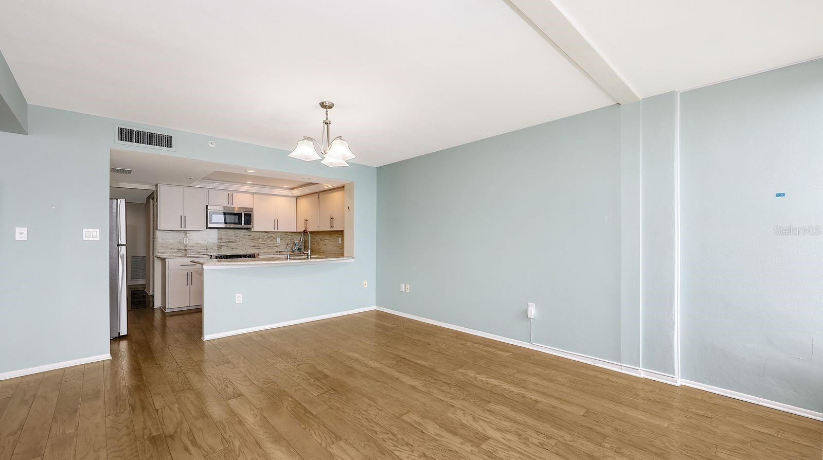 Image 4 of 8 For 770 Palm Avenue 2