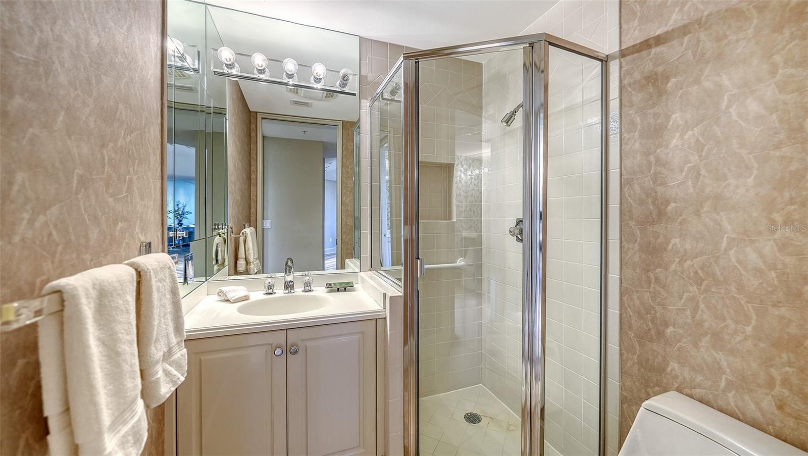 Image 20 of 34 For 3030 Grand Bay Boulevard 323