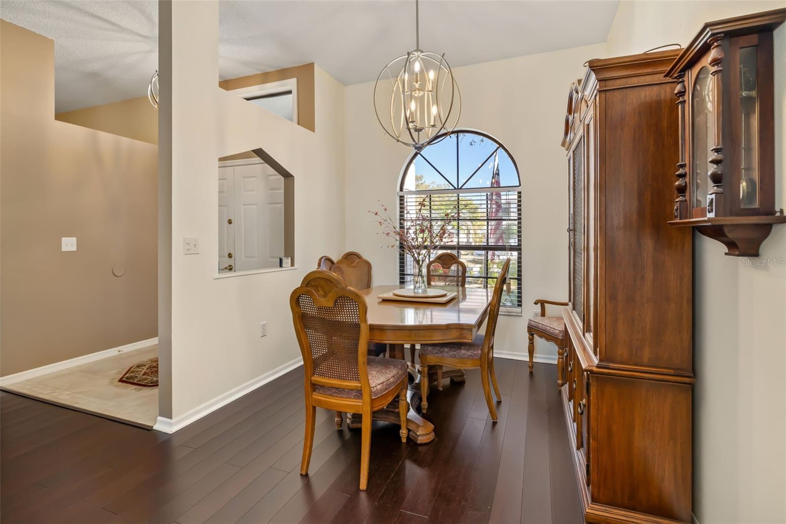 Image 16 of 64 For 8072 Glenbrooke Lane