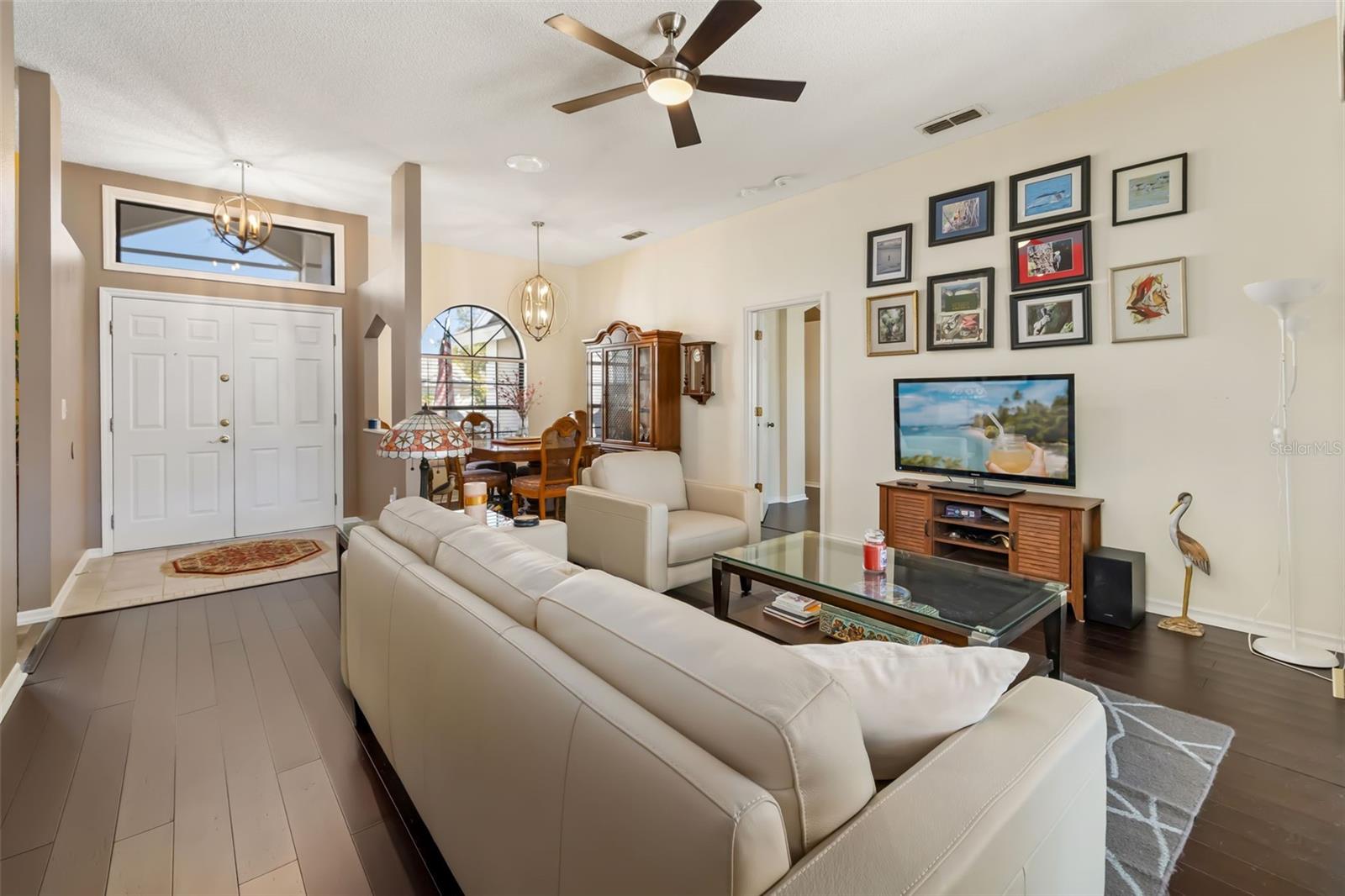 Image 17 of 64 For 8072 Glenbrooke Lane