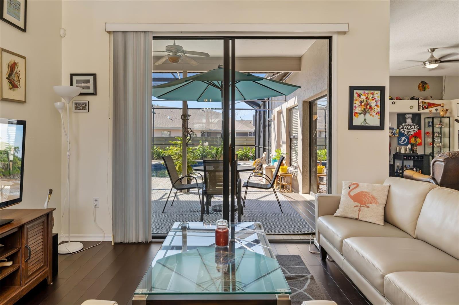 Image 18 of 64 For 8072 Glenbrooke Lane