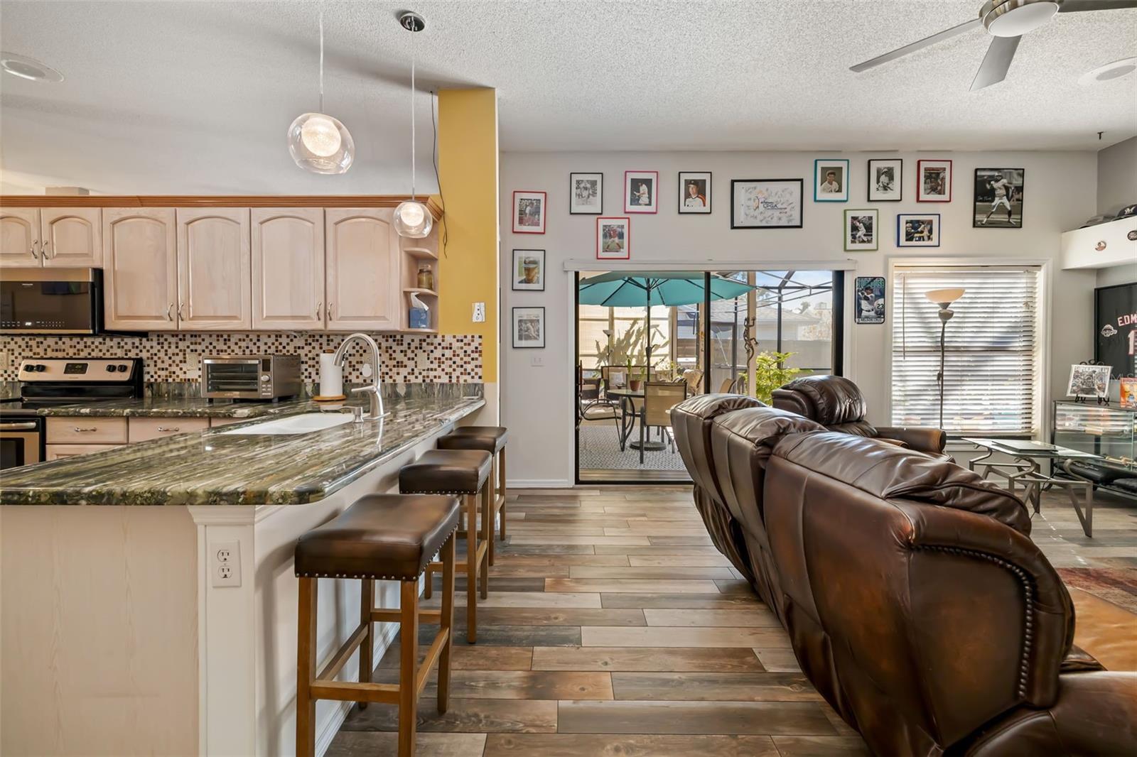 Image 20 of 64 For 8072 Glenbrooke Lane