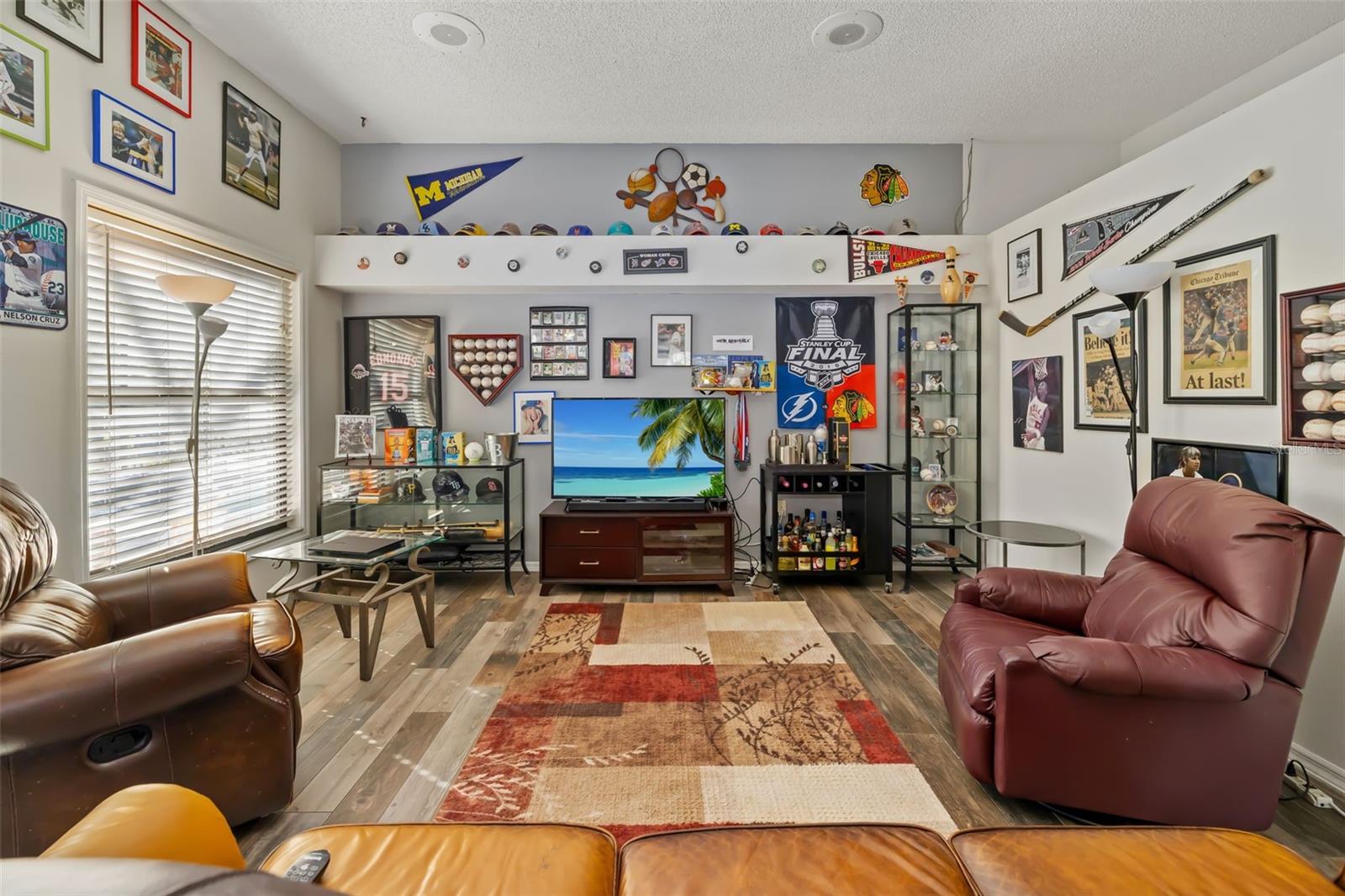 Image 21 of 64 For 8072 Glenbrooke Lane