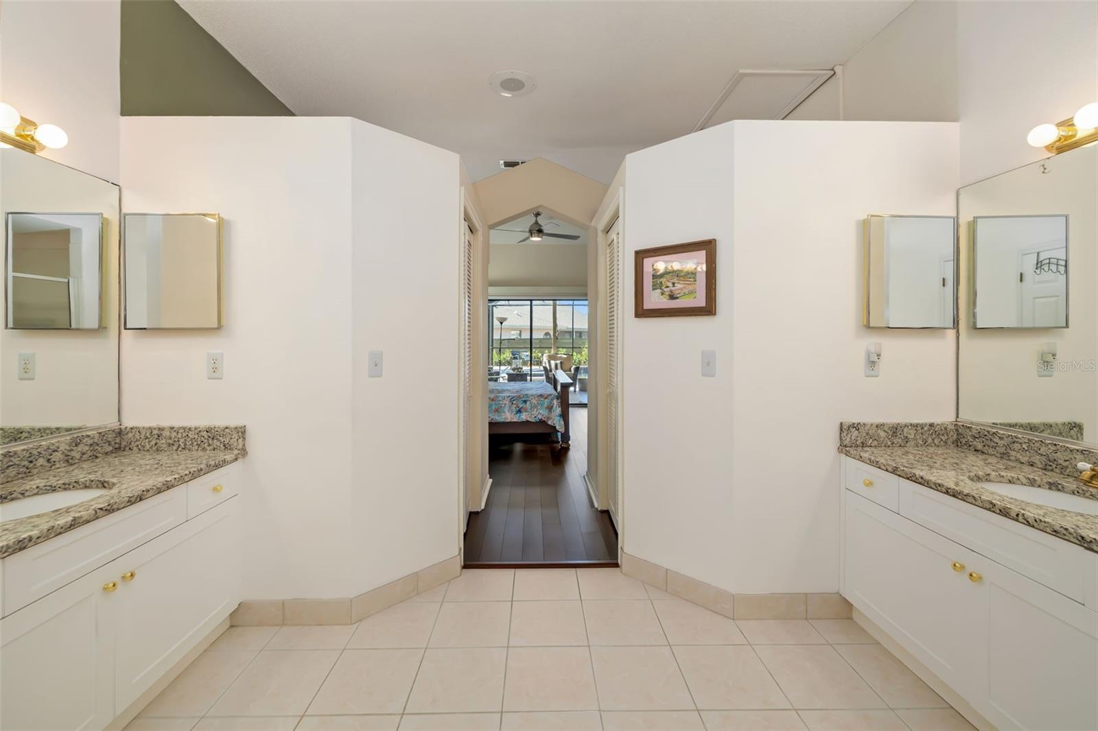 Image 30 of 64 For 8072 Glenbrooke Lane