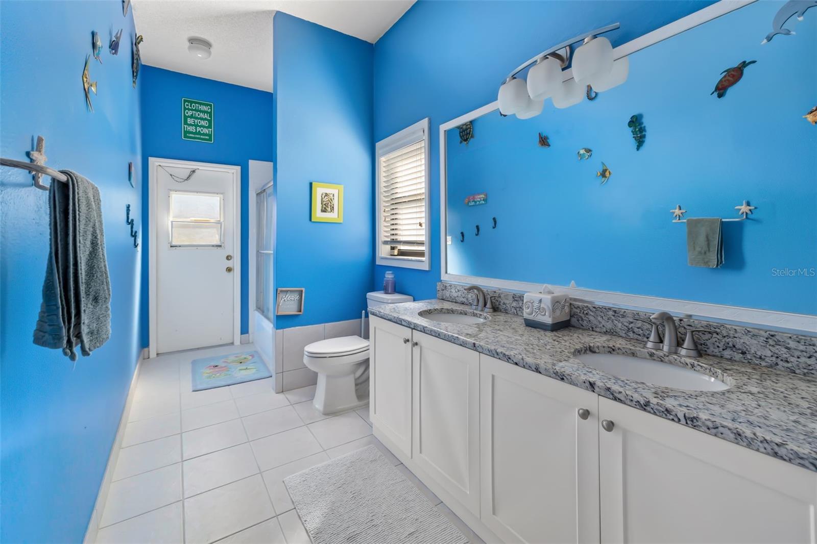 Image 42 of 64 For 8072 Glenbrooke Lane