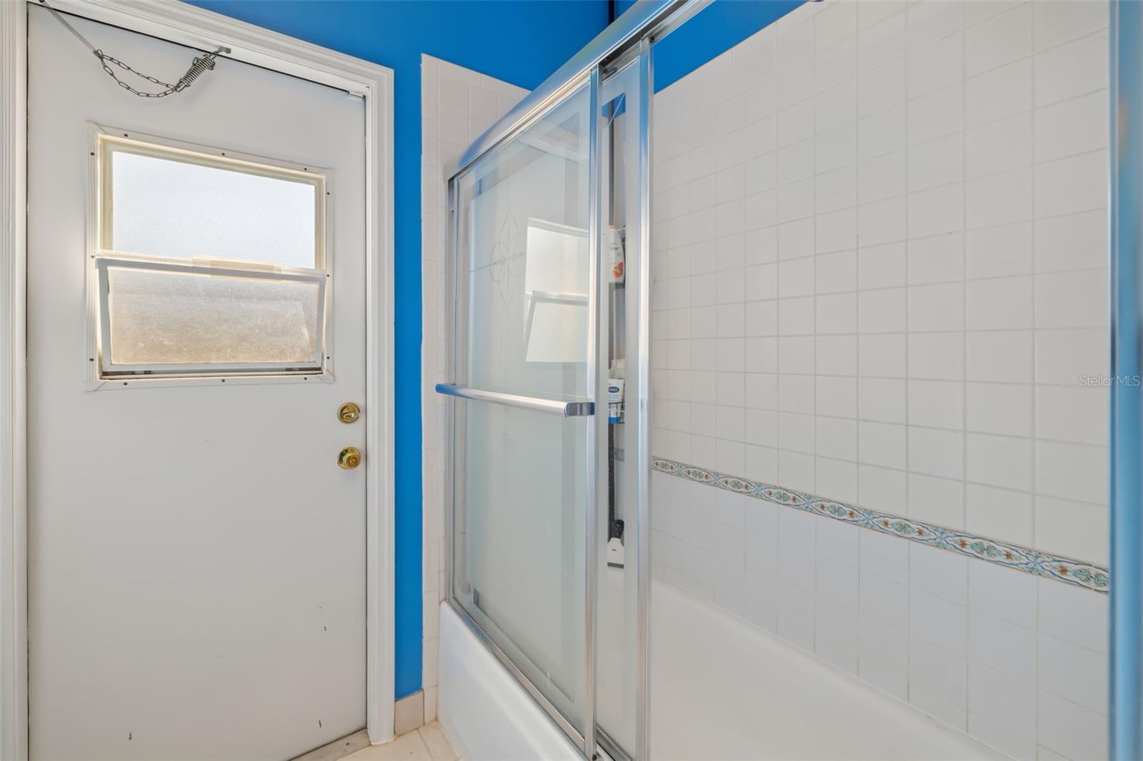 Image 43 of 64 For 8072 Glenbrooke Lane