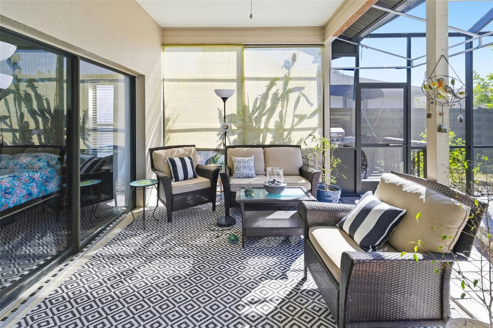 Image 5 of 64 For 8072 Glenbrooke Lane