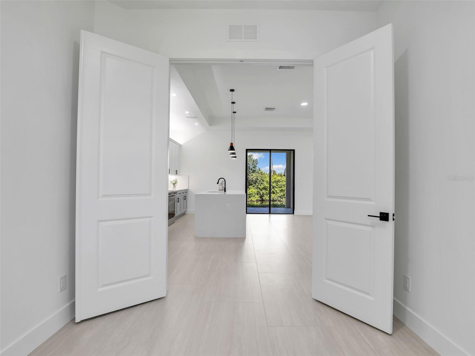 Image 16 of 41 For 405 14th Street