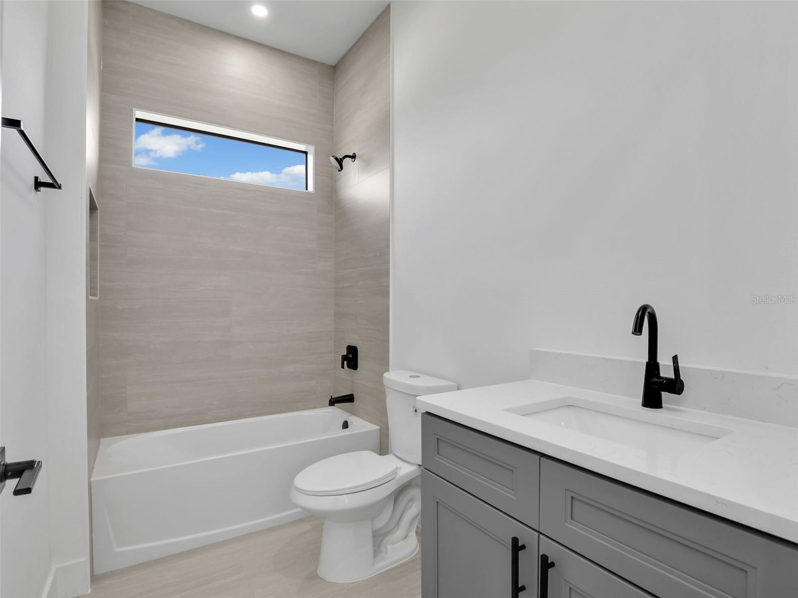 Image 27 of 41 For 405 14th Street