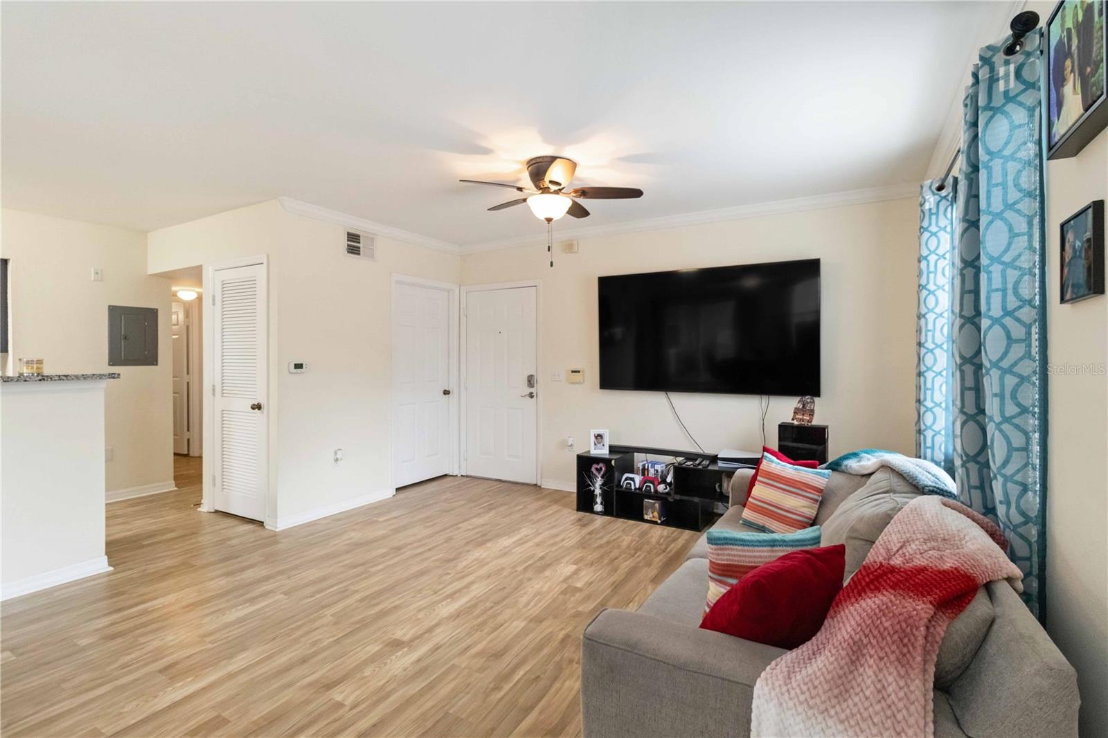 Image 4 of 40 For 1000 Villagio Circle 105