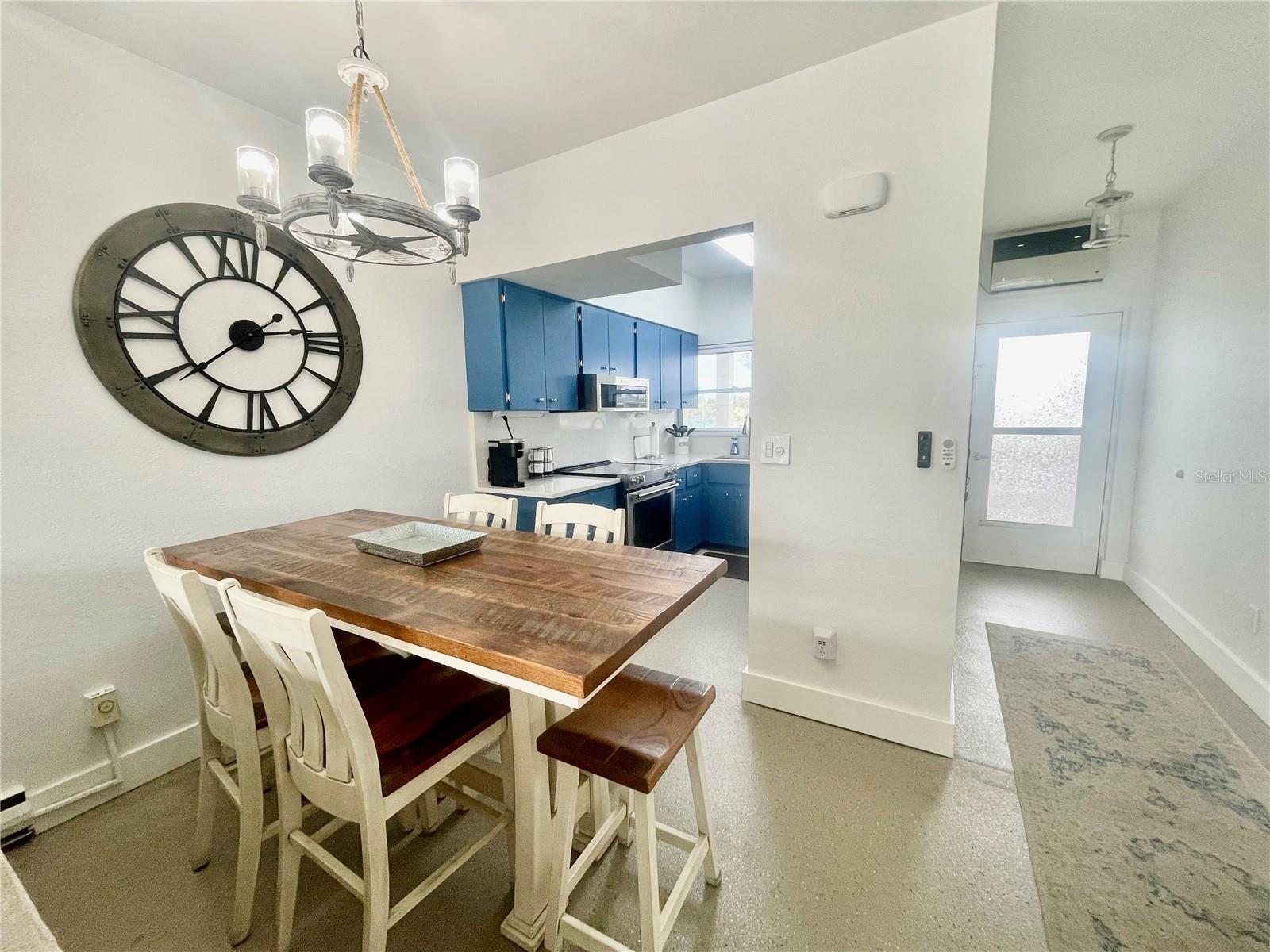 Image 6 of 24 For 7050 Sunset Way  19