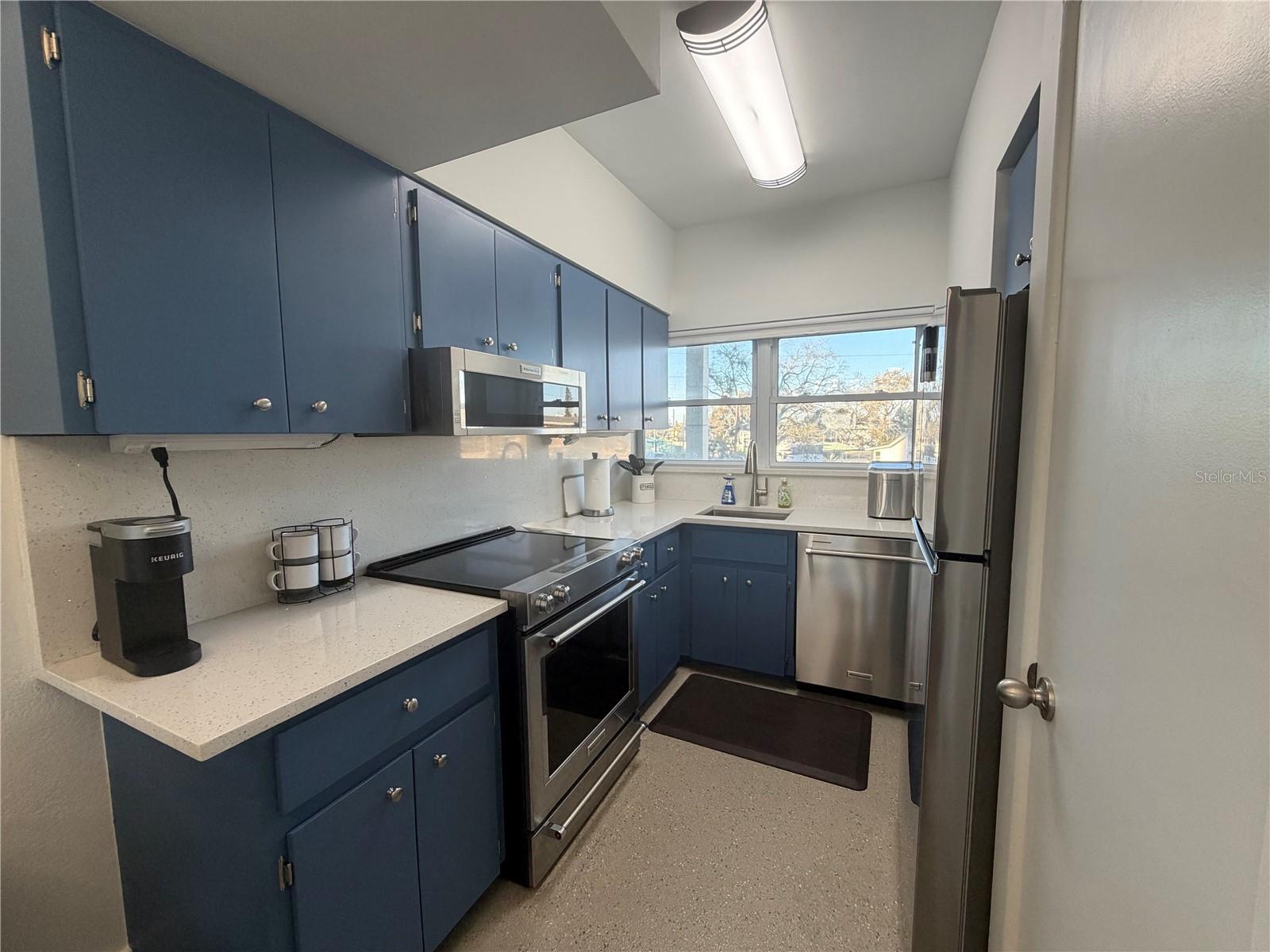 Image 8 of 24 For 7050 Sunset Way  19