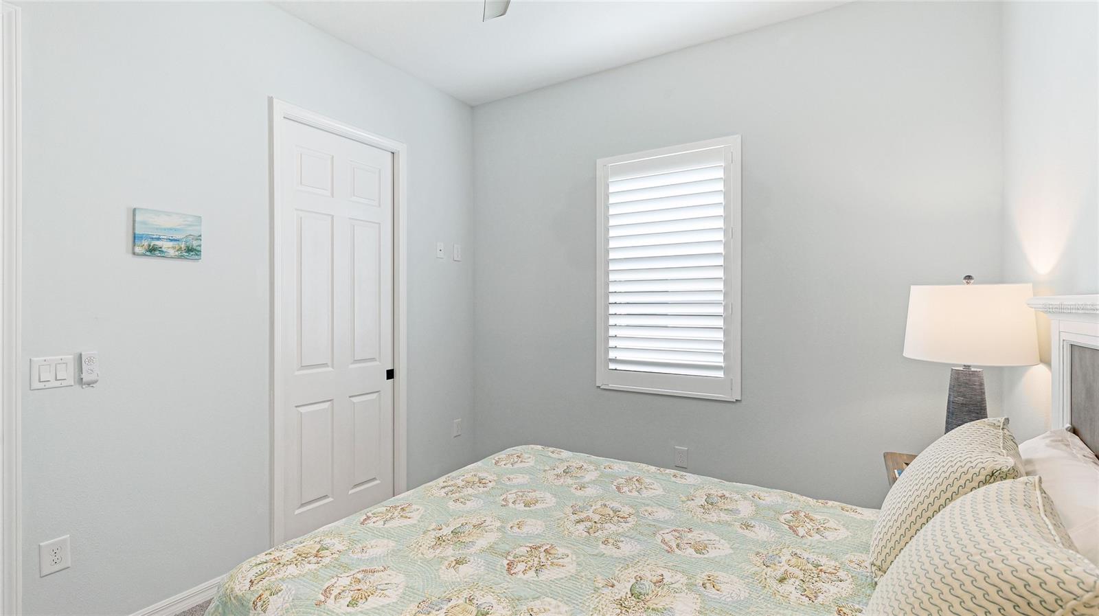 Listing photo id 13 for 8144 37th Avenue Circle W