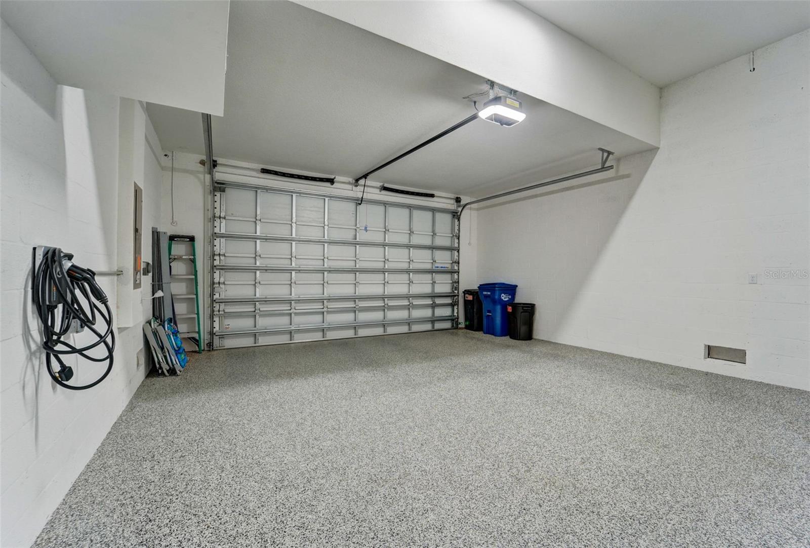 Listing photo id 17 for 8144 37th Avenue Circle W