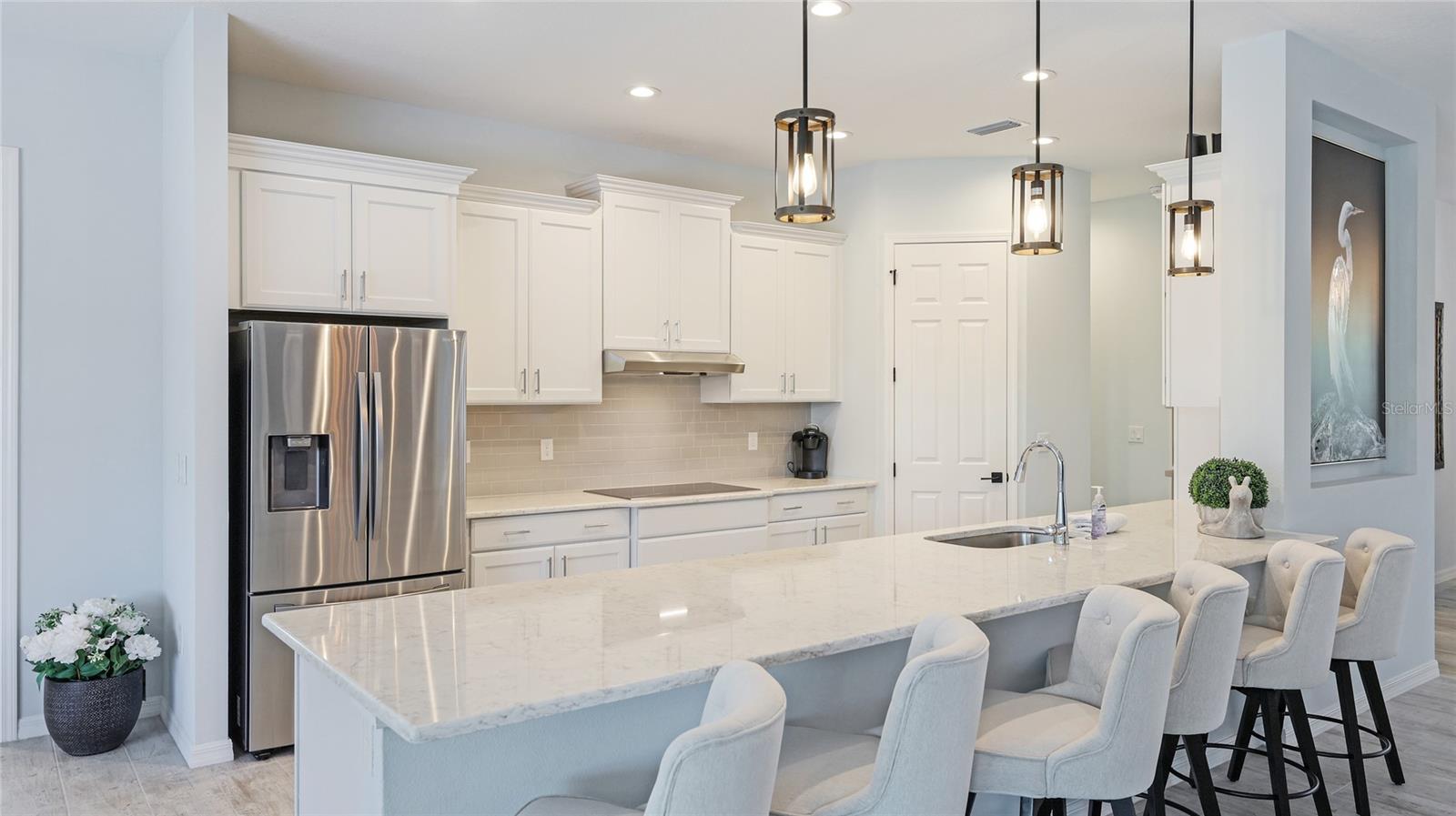 Listing photo id 3 for 8144 37th Avenue Circle W