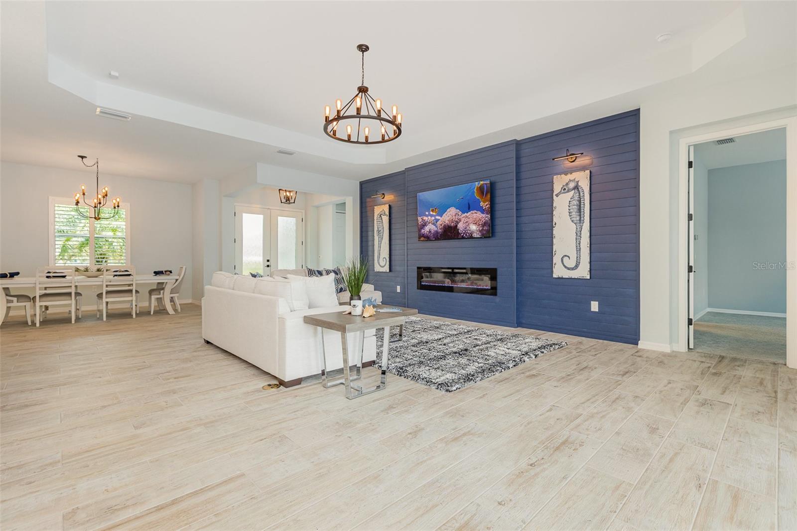 Listing photo id 7 for 8144 37th Avenue Circle W