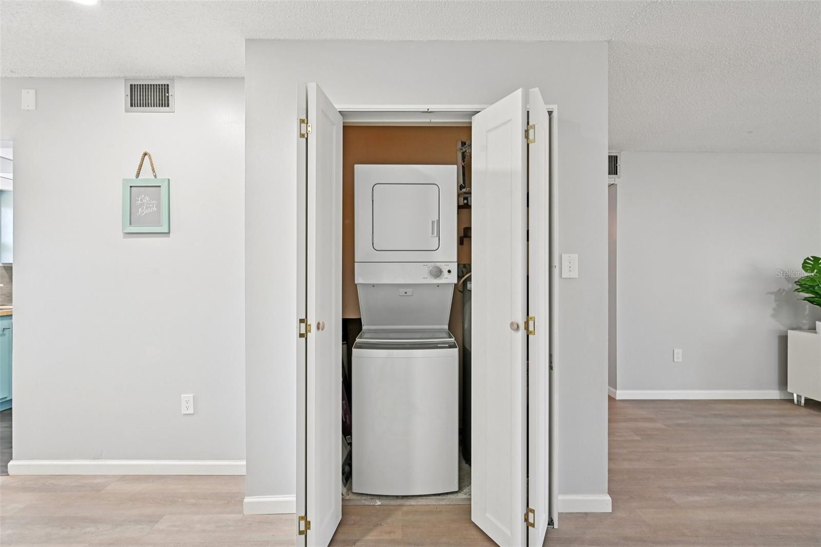 Listing photo id 12 for 2727 75th Street W 9a12