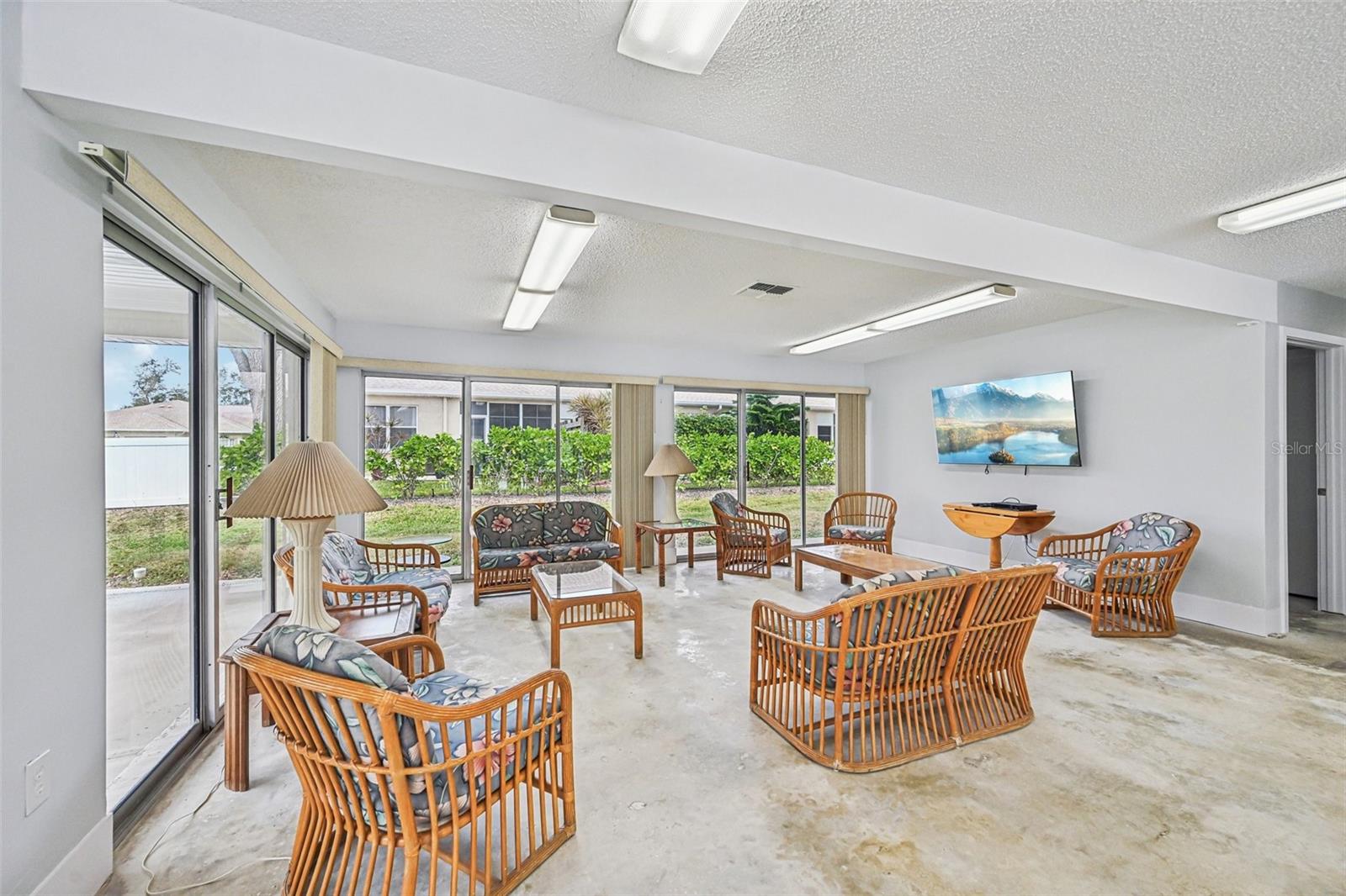 Listing photo id 22 for 2727 75th Street W 9a12