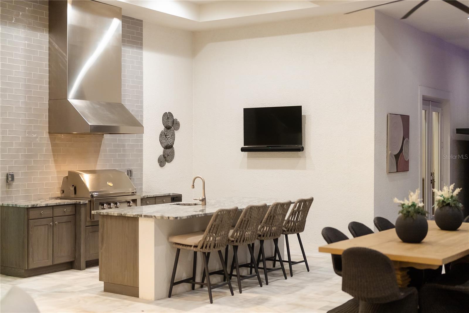 Image 11 of 92 For 17014 Clearlake Avenue