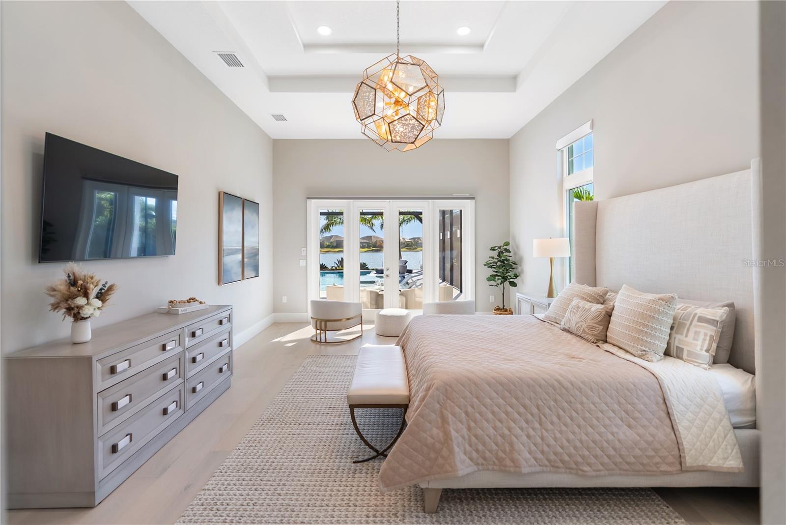 Image 13 of 92 For 17014 Clearlake Avenue