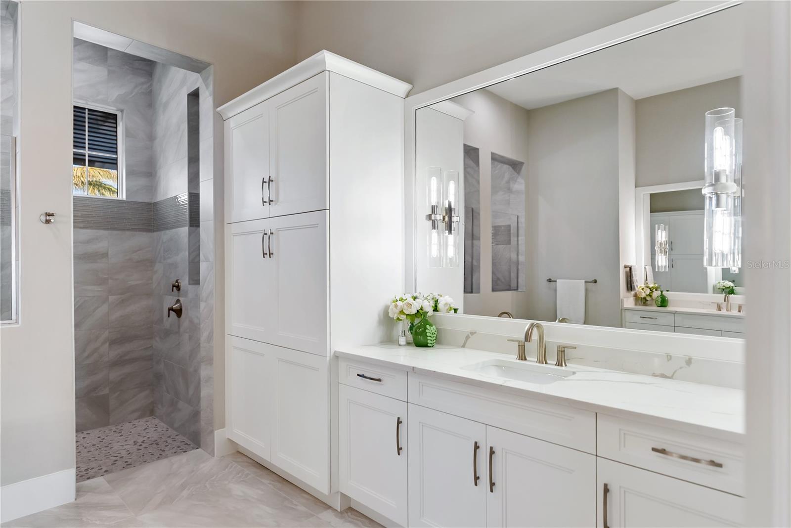 Image 15 of 92 For 17014 Clearlake Avenue