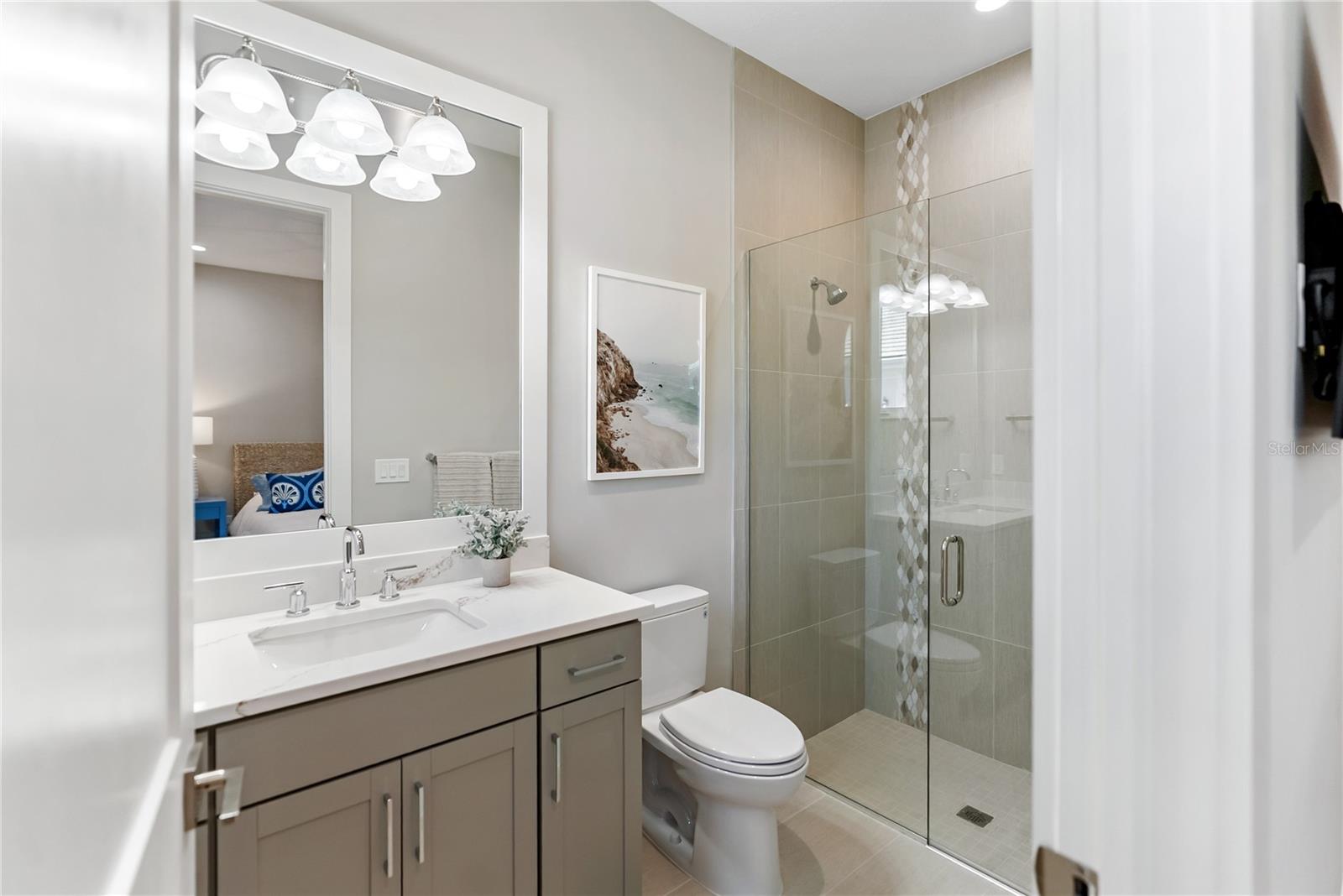 Image 20 of 92 For 17014 Clearlake Avenue