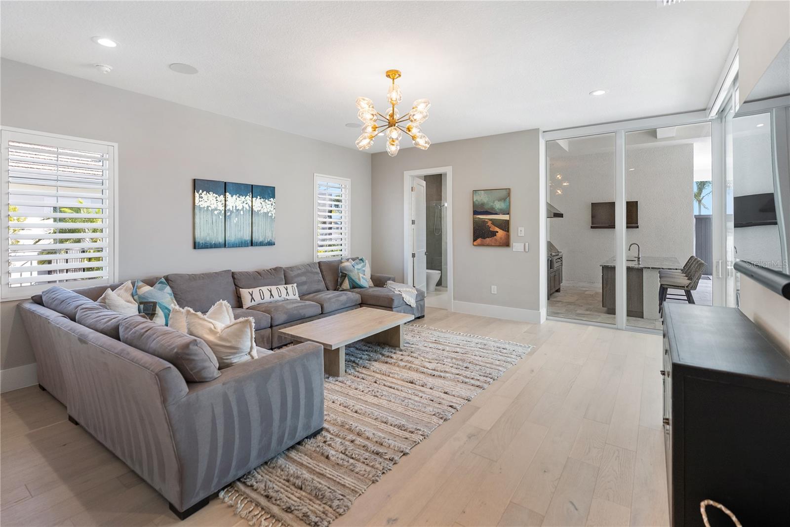 Image 24 of 92 For 17014 Clearlake Avenue