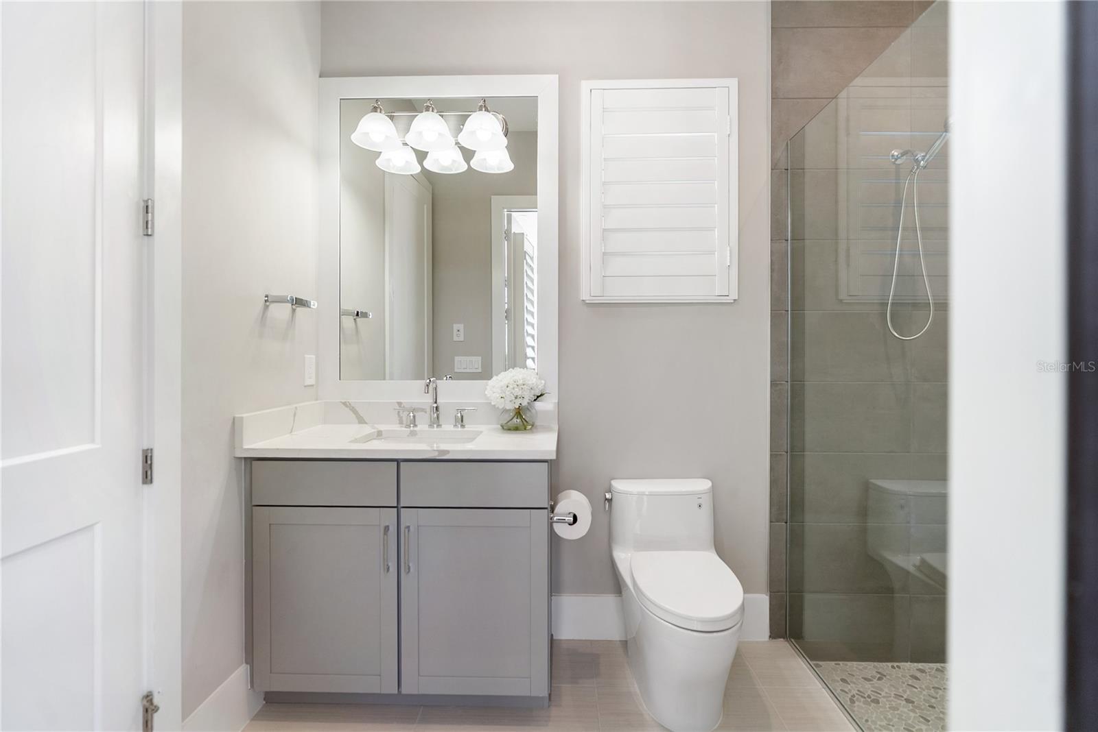 Image 26 of 92 For 17014 Clearlake Avenue