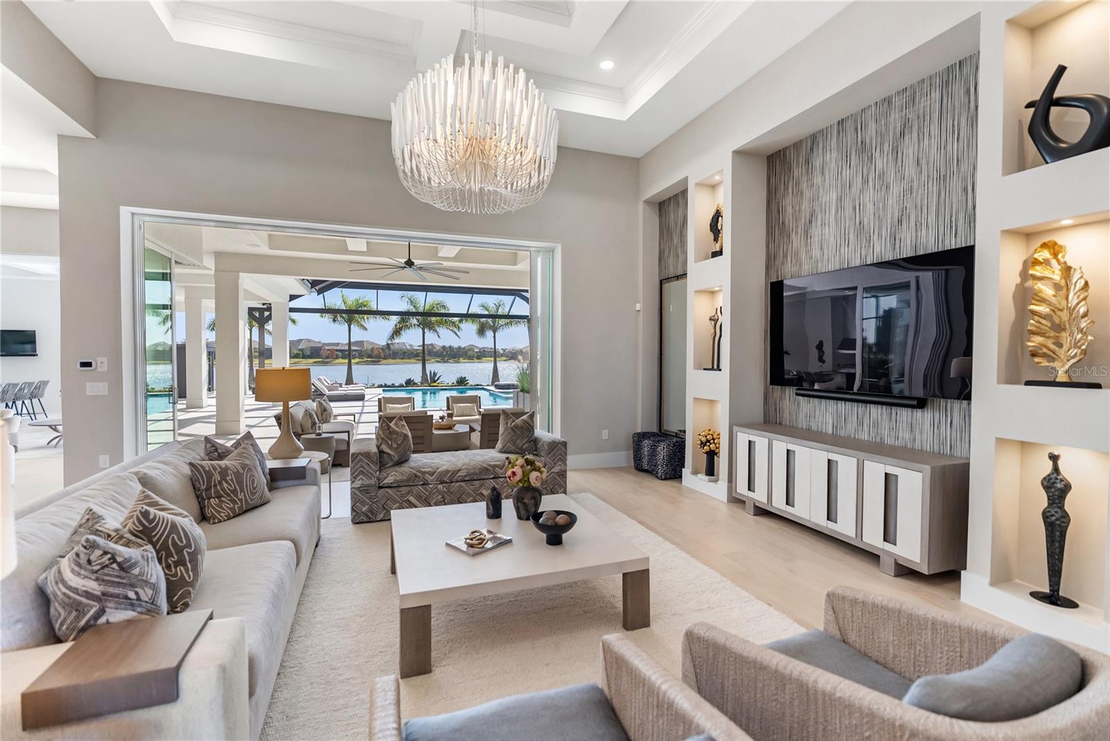 Image 34 of 92 For 17014 Clearlake Avenue