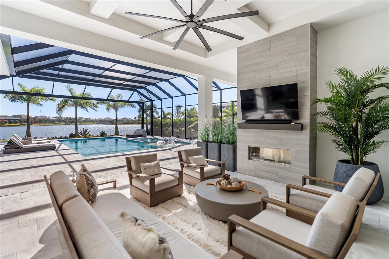 Image 35 of 92 For 17014 Clearlake Avenue