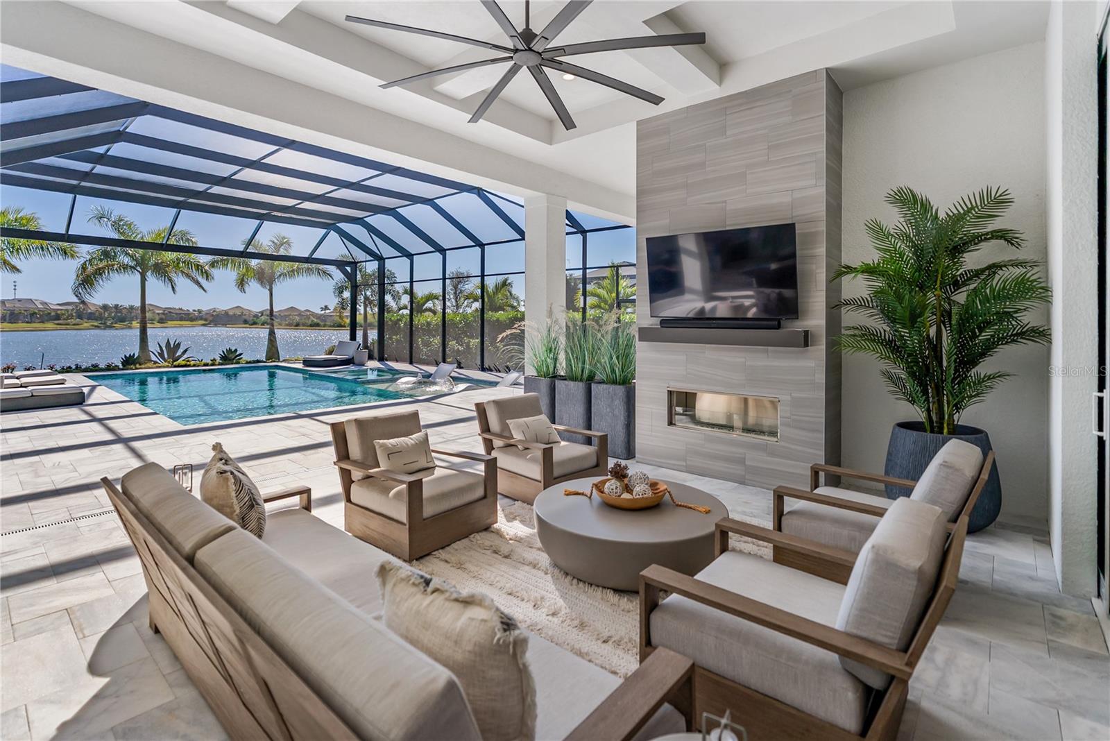 Image 37 of 92 For 17014 Clearlake Avenue