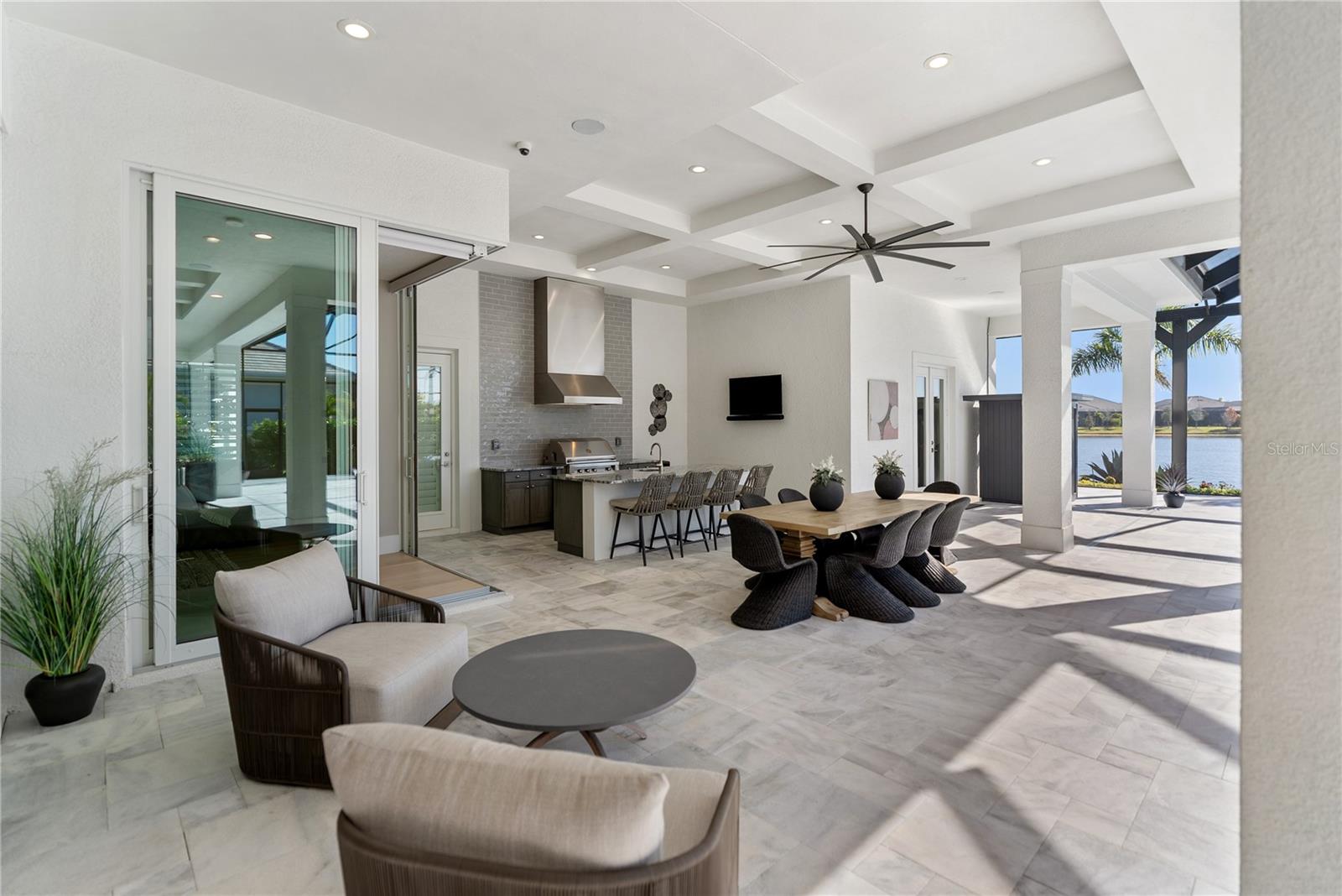 Image 39 of 92 For 17014 Clearlake Avenue