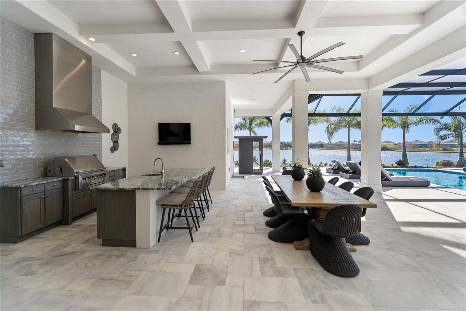 Image 41 of 92 For 17014 Clearlake Avenue