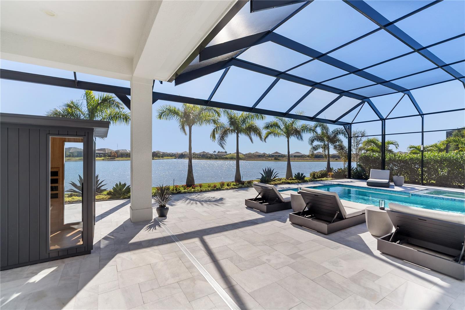 Image 44 of 92 For 17014 Clearlake Avenue