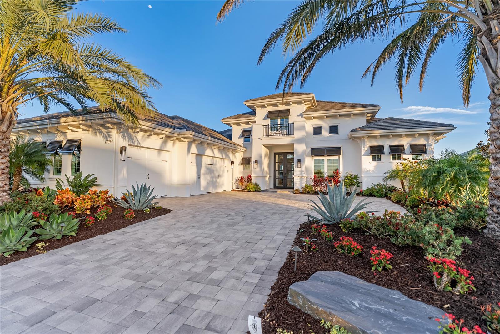 Image 56 of 92 For 17014 Clearlake Avenue