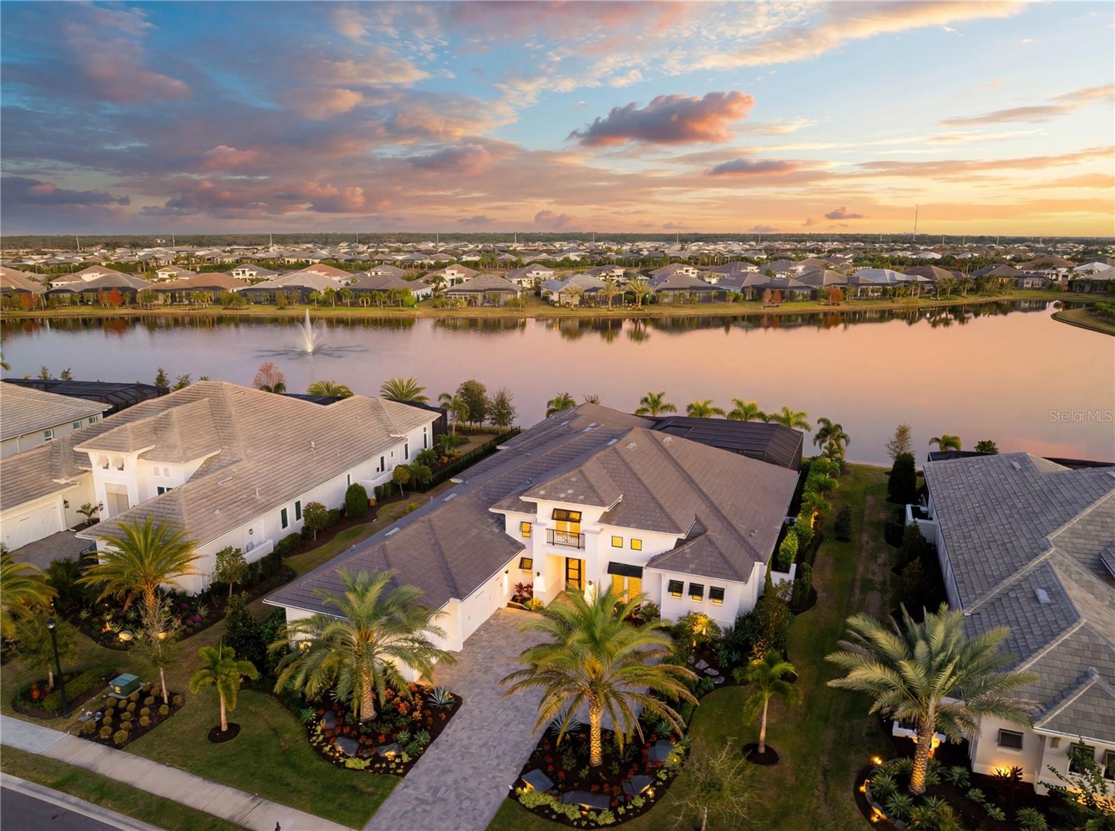 Image 73 of 92 For 17014 Clearlake Avenue