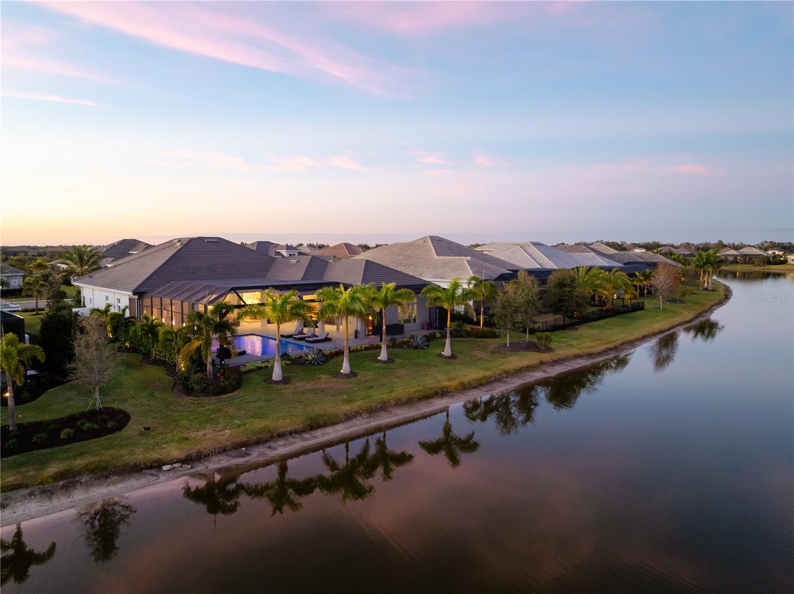 Image 77 of 92 For 17014 Clearlake Avenue