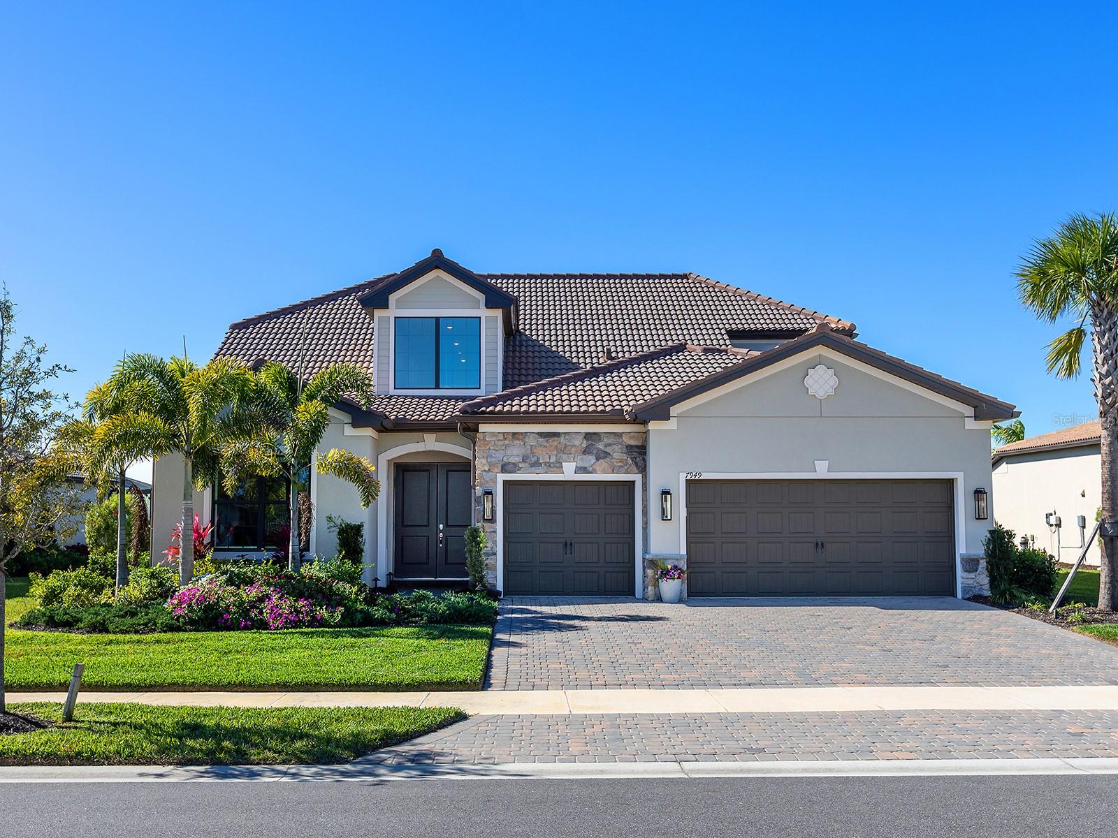 Image 12 of 98 For 7949 Sunset Pines Drive