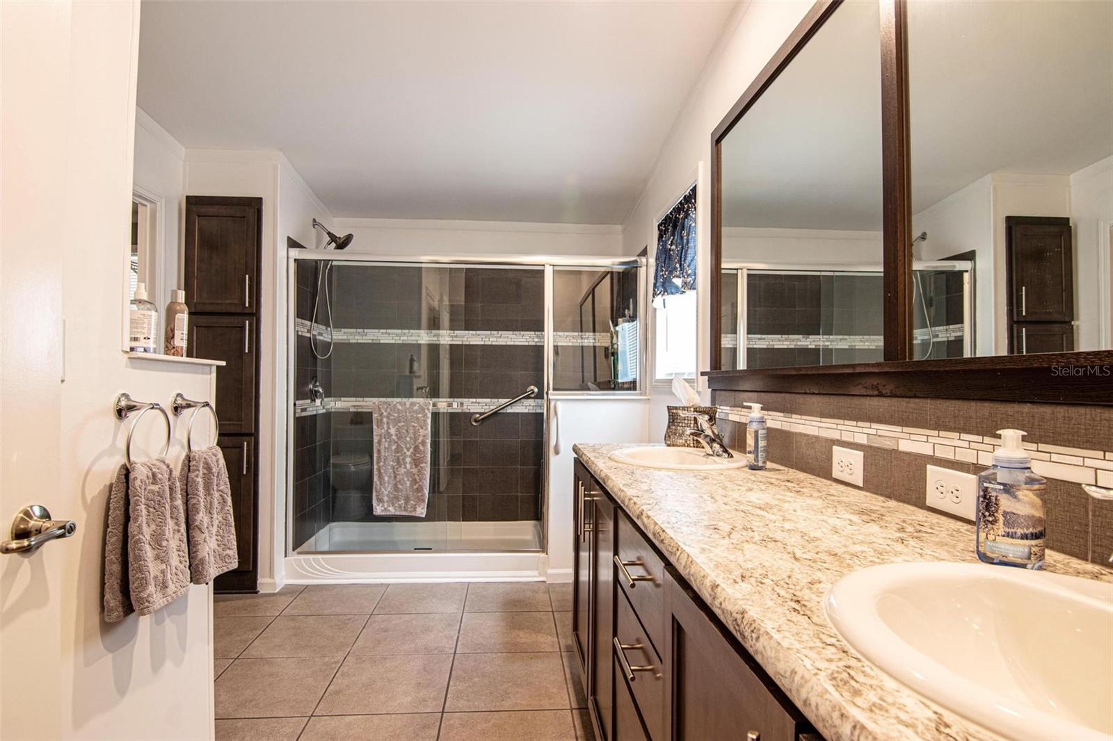 Image 20 of 54 For 417 Snead Drive