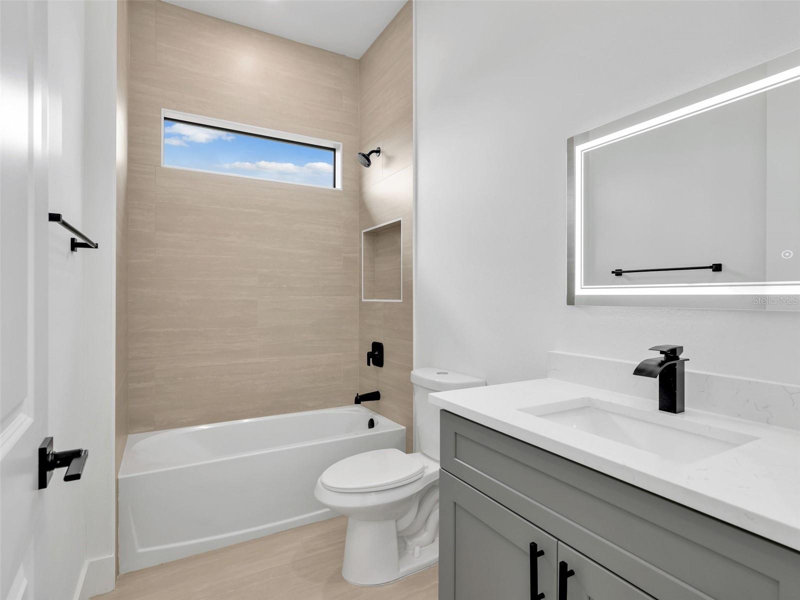 Image 27 of 38 For 2001 17th Place