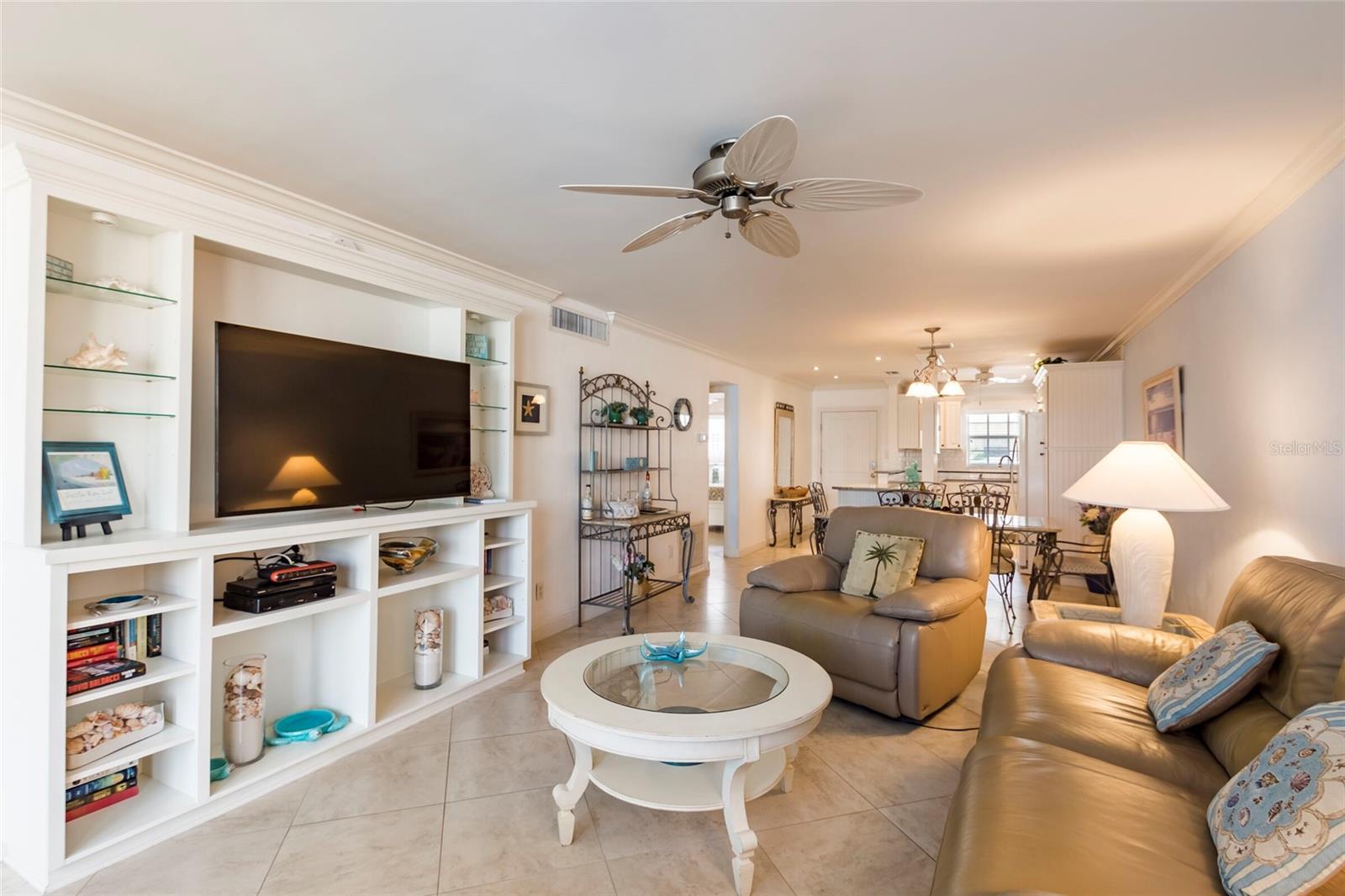 Image 17 of 46 For 5968 Midnight Pass Road 158