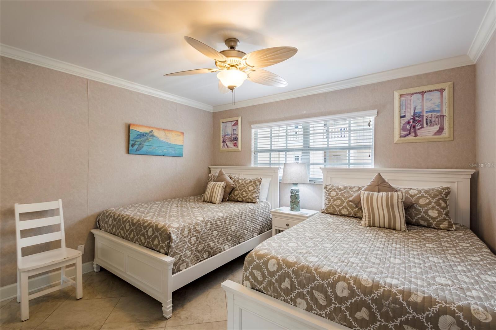 Image 23 of 46 For 5968 Midnight Pass Road 158