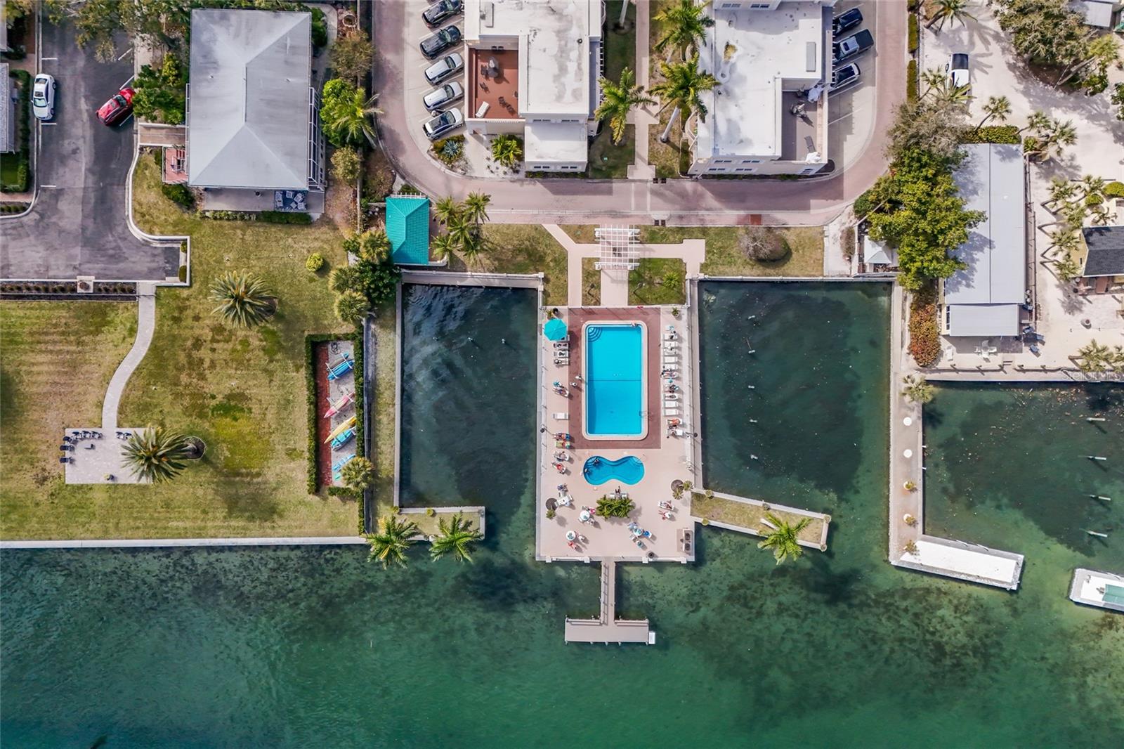 Image 32 of 46 For 5968 Midnight Pass Road 158