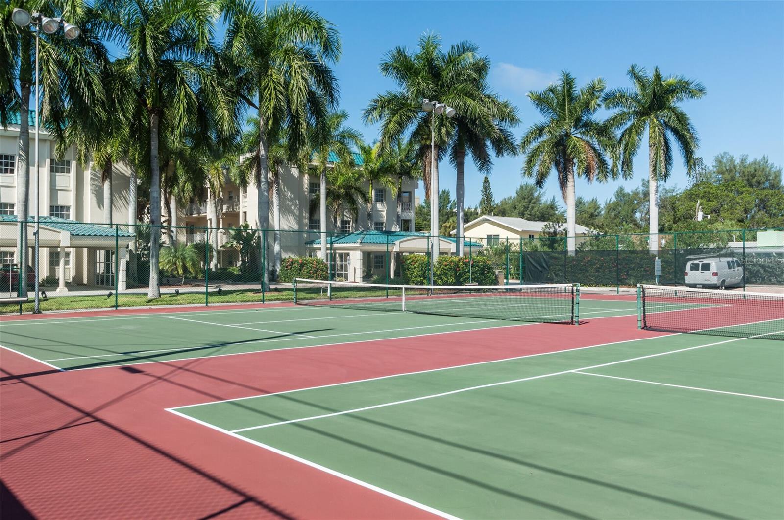 Image 38 of 46 For 5968 Midnight Pass Road 158