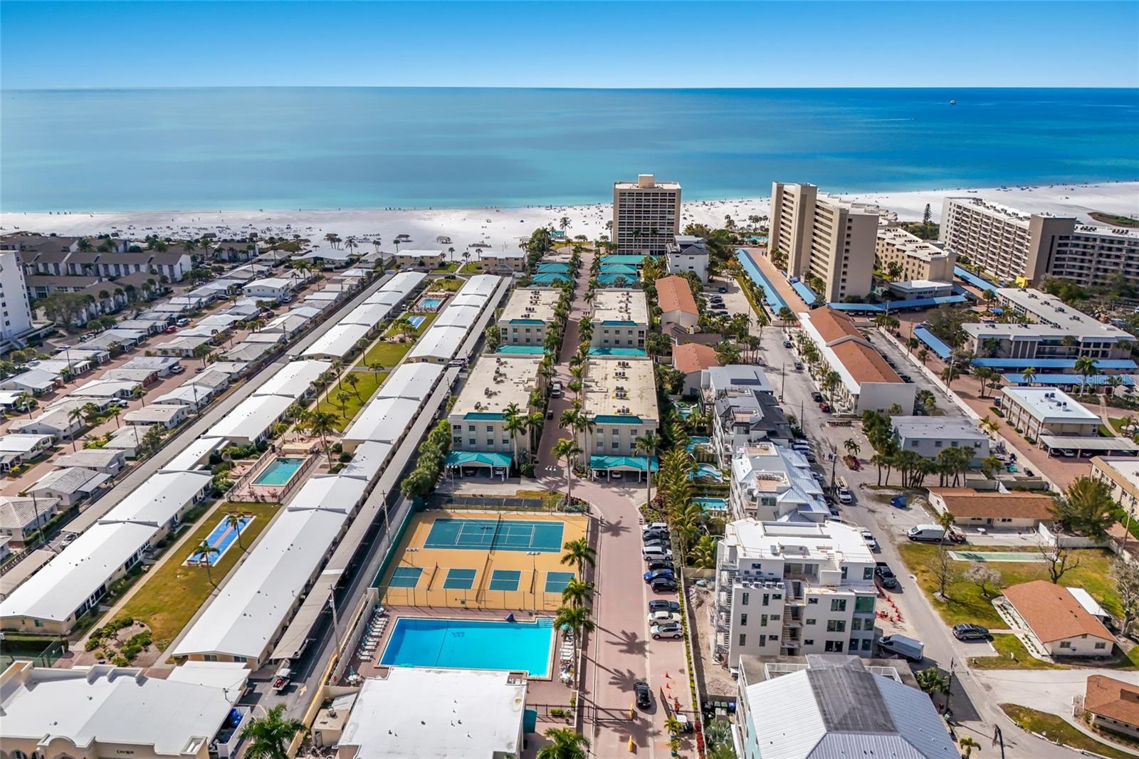 Image 41 of 46 For 5968 Midnight Pass Road 158