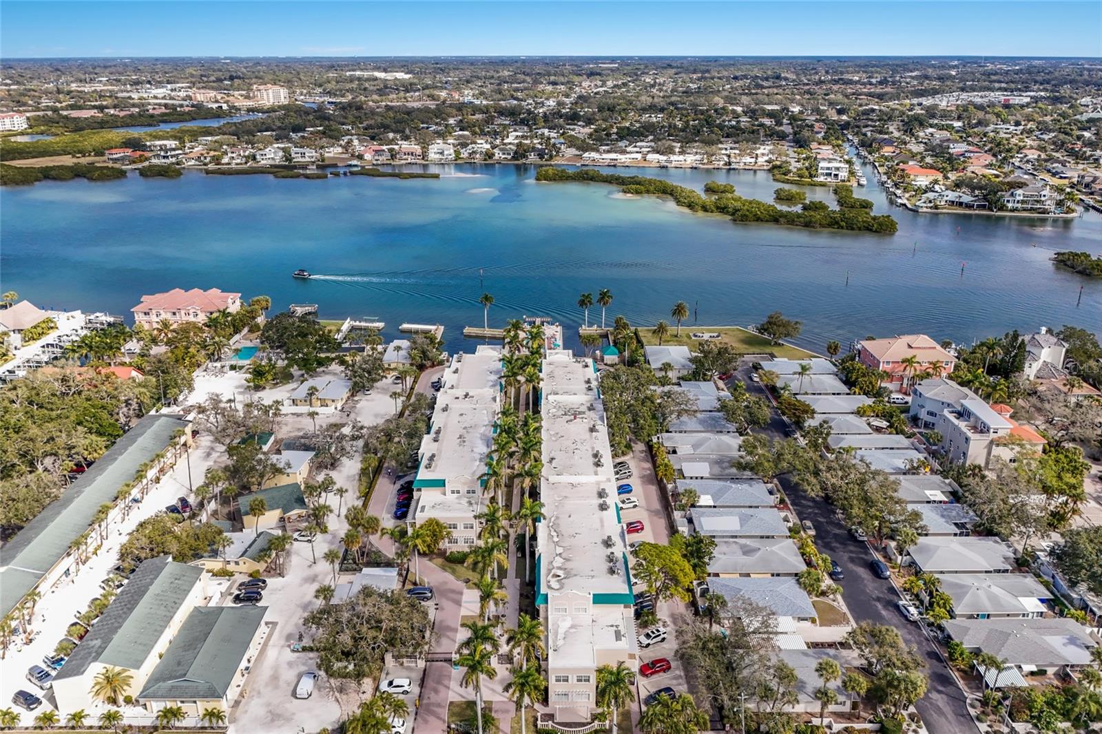 Image 43 of 46 For 5968 Midnight Pass Road 158