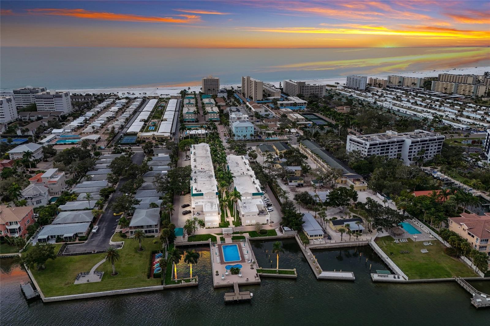 Image 46 of 46 For 5968 Midnight Pass Road 158